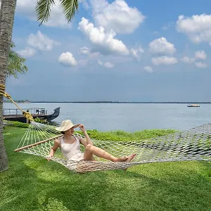 5* Semesteranläggning (resort) Kumarakom Lake Resort